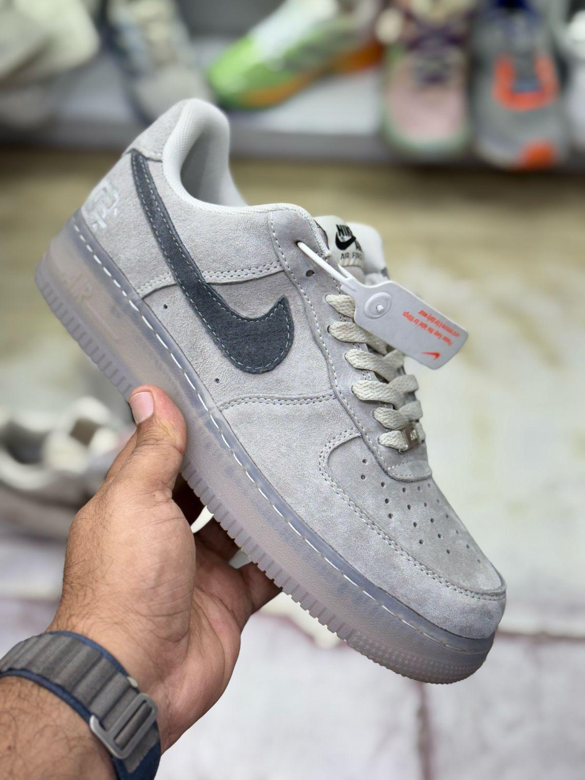 NIKE AIRFORCE 1