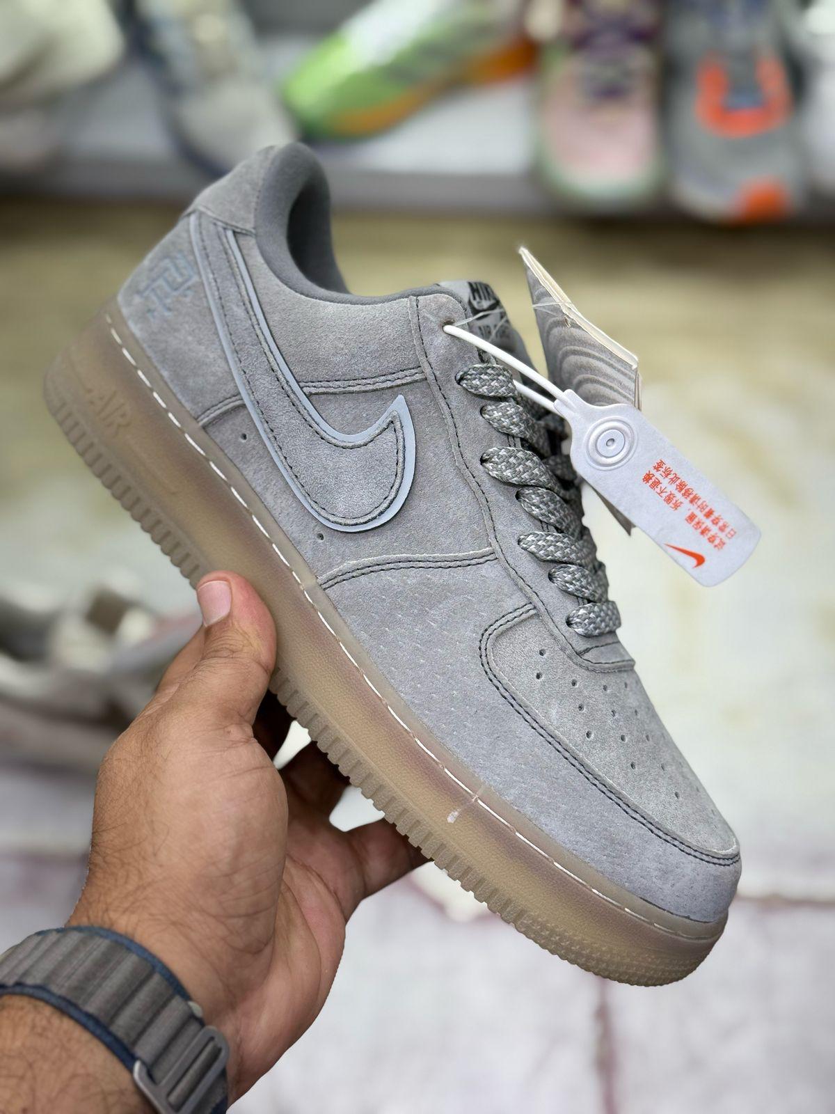 NIKE AIRFORCE 1