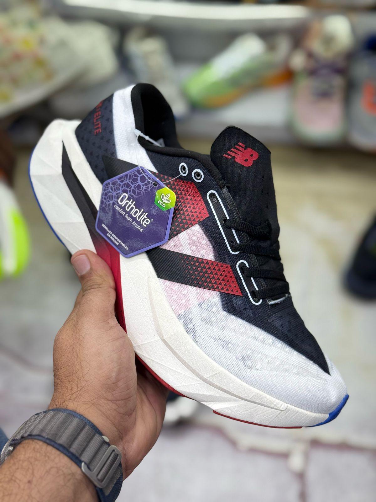 NEW BALANCE FUELCELL SC ELITE V4