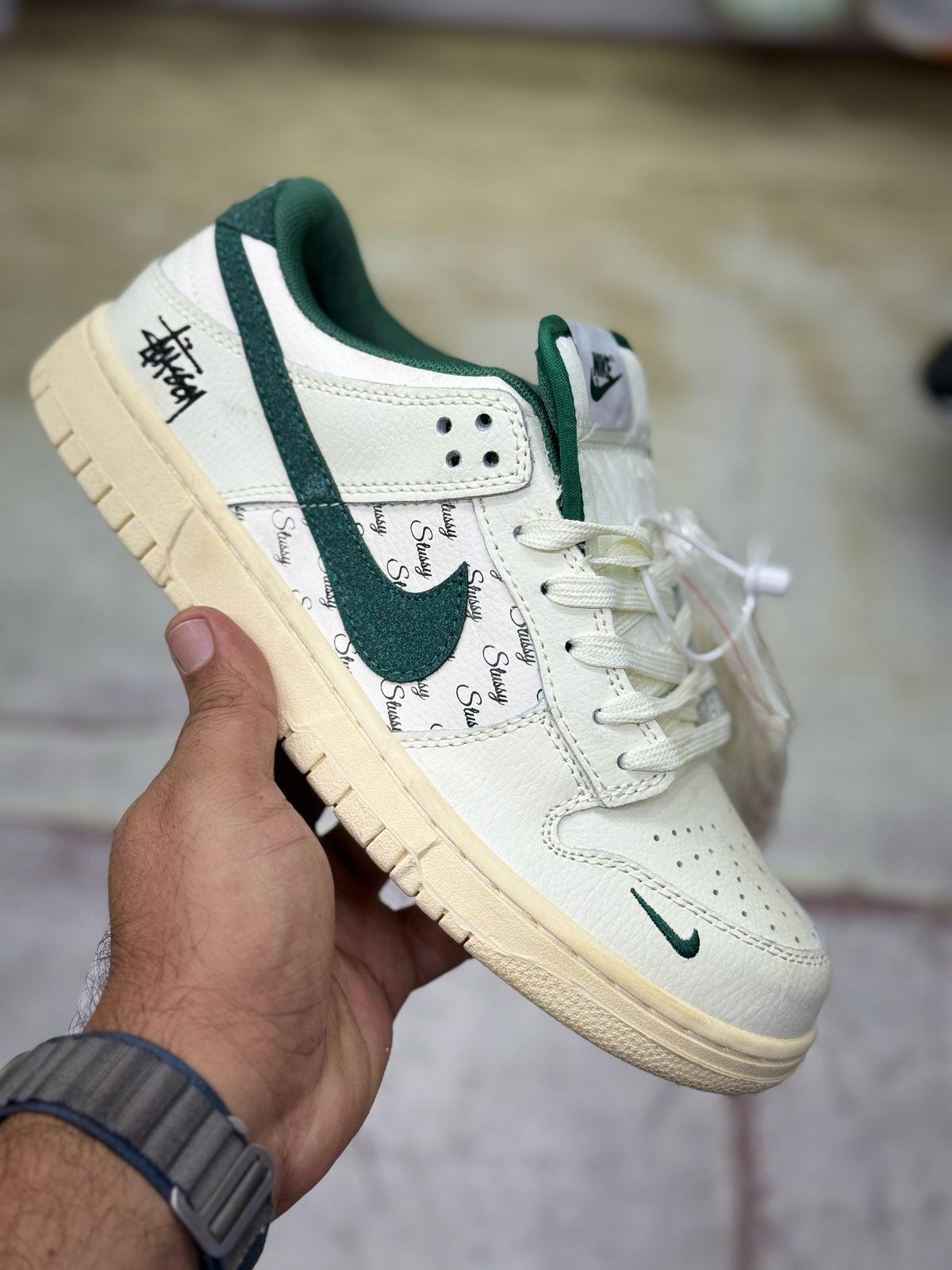 NIKE SB DUNK